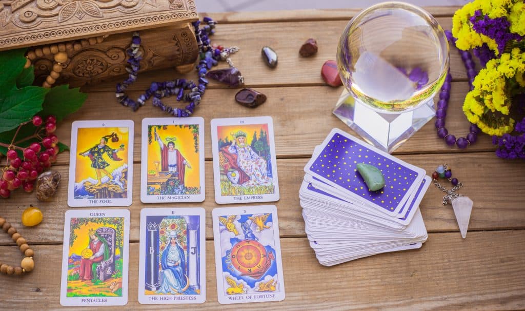 Facade tarot - kontakt, broj telefona, tarot majstori Facade tarot - kontakt, broj telefona, tarot majstori